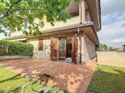 Case e ville in vendita di 210 m² in Via Calabria, 13