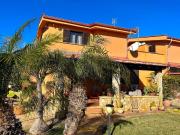 Case e ville in vendita di 210 m² in Via Pio la Torre