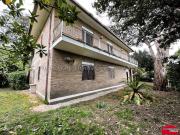 Case e ville in vendita di 210 m² in Via Portovenere