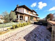 Case e ville in vendita di 210 m² in Via Rimessa Nuova, 18