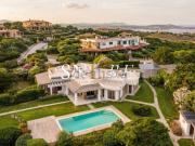 Case e ville in vendita di 210 m² in Via Sassari