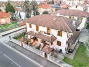 Case e ville in vendita di 210 m² in Via V. Bellini, 10