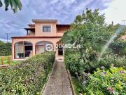 Case e ville in vendita di 211 m² in Via Capri, 32