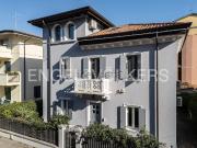 Case e ville in vendita di 211 m² in Via Guglielmo Bravo
