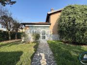 Case e ville in vendita di 212 m² in Via delle Robinie, 24