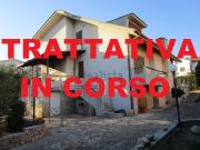 Case e ville in vendita di 213 m²