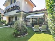 Case e ville in vendita di 213 m² in Via XXV Aprile