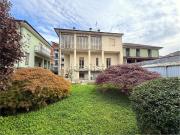 Case e ville in vendita di 215 m² in Via Bonacini, 12