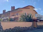 Case e ville in vendita di 215 m² in Via Corleone, 1