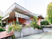 Case e ville in vendita di 215 m² in Via Monviso, 42