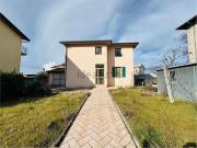 Case e ville in vendita di 215 m² in Via Nino Bixio