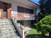 Case e ville in vendita di 215 m² in Via T. Olivelli