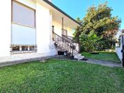 Case e ville in vendita di 216 m² in Via Giacomo Puccini, 6