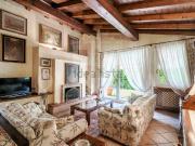 Case e ville in vendita di 217 m² in Via Fiorini