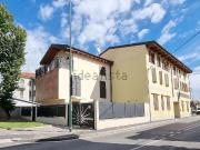 Case e ville in vendita di 217 m² in Via Giuseppe Di...
