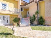 Case e ville in vendita di 217 m² in Via Guglielmo...