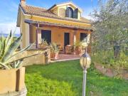 Case e ville in vendita di 217 m² in Via Isole dei Ciclopi