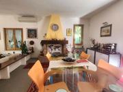 Case e ville in vendita di 220 m² in Strada Scogliara