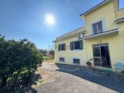 Case e ville in vendita di 220 m² in Via Appia Antica, 57