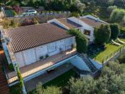 Case e ville in vendita di 220 m² in Via collina del valle