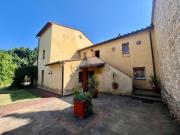 Case e ville in vendita di 220 m² in Via Comunale di...