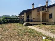 Case e ville in vendita di 220 m² in Via degli Aranci