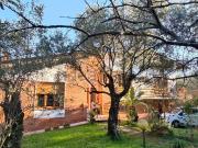 Case e ville in vendita di 220 m² in Via del Campo