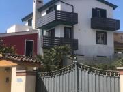 Case e ville in vendita di 220 m² in Via del Gabbiano