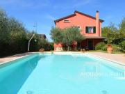 Case e ville in vendita di 220 m² in Via del Progresso, 19