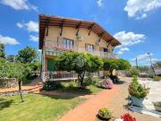 Case e ville in vendita di 220 m² in Via delle Querce, 13