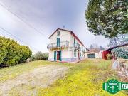 Case e ville in vendita di 220 m² in Via Francesco Cazzulini