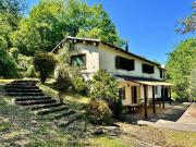 Case e ville in vendita di 220 m² in Via Genzoni