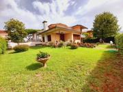 Case e ville in vendita di 220 m² in Via Goldora