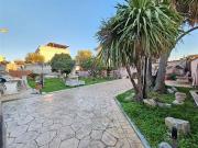 Case e ville in vendita di 220 m² in Via Mar Nero