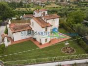 Case e ville in vendita di 220 m² in Via Monsummanese