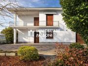 Case e ville in vendita di 220 m² in Via Moro Aldo, 8