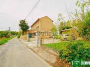 Case e ville in vendita di 220 m² in Via Orti Grandi