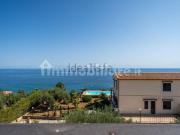 Case e ville in vendita di 220 m² in Via Passi XIII