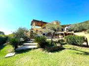 Case e ville in vendita di 220 m² in Via Viterbo