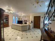 Case e ville in vendita di 220 m² in Via Vittorio...