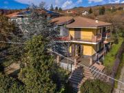 Case e ville in vendita di 220 m² in Viale dei Fiori