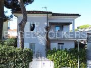 Case e ville in vendita di 220 m² in Viale G. Rossini, 22