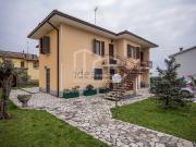 Case e ville in vendita di 222 m² in Via F. Facciotto, 7