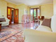 Case e ville in vendita di 223 m² in Via Volturno
