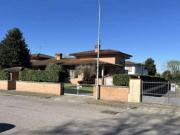 Case e ville in vendita di 224 m² in Via G. Boccaccio, 7