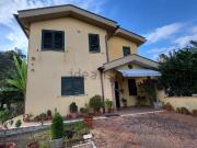 Case e ville in vendita di 224 m² in Via Ludwig Van...