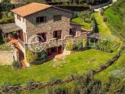 Case e ville in vendita di 225 m² in Via Case Sparse, 5