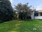 Case e ville in vendita di 225 m² in Via della Resistenza