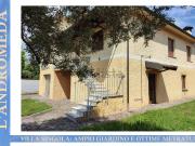 Case e ville in vendita di 225 m² in Via G. Galilei