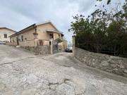 Case e ville in vendita di 226 m² in Viale Fiume Mesima